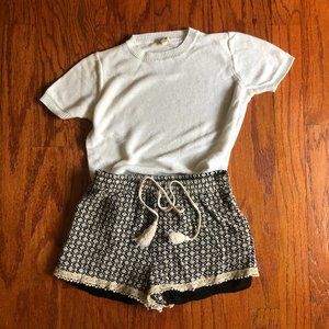 Alya Black and Creme Shorts Size L